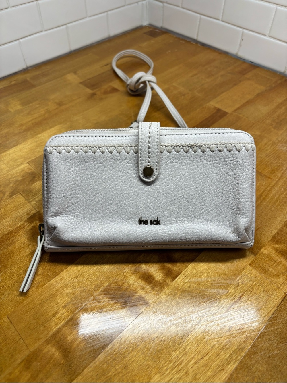 The Sak Ivory Cream Wallet Crossbody Bag Convertible Organizer